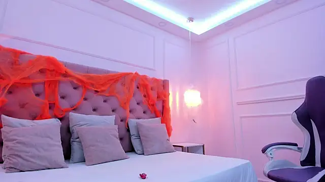 Snapshot of _hanna_bakerr_ chatting on 10/30/25, 01:29  hanna bakerr  online show from 10/30/25, 01:29