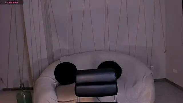 AnnieMonroe1 online show from 11/08/25, 11:43