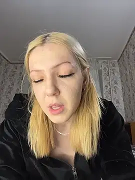 AlexandraXKitty online show from 03/03/26, 09:21