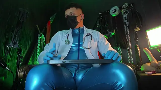Snapshot of Master_Connor_BDSM chatting on 05/29/26, 10:41 Master Connor BDSM online show from 05/29/26, 10:41