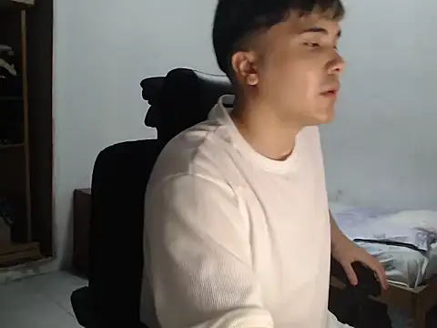 CuteAlexBoy online show from 02/08/26, 03:37