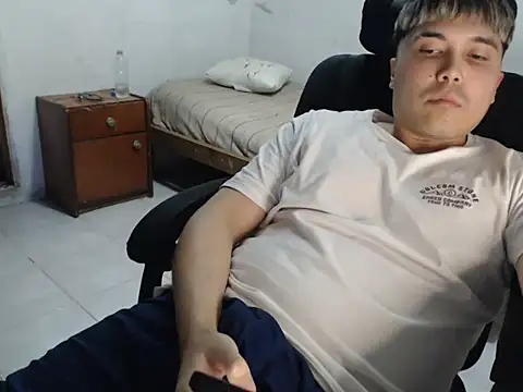 Snapshot of CuteAlexBoy chatting on 05/16/26, 12:51 CuteAlexBoy online show from 05/16/26, 12:51