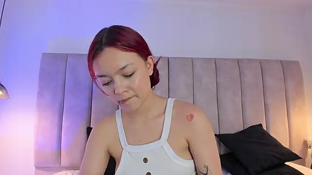 Martinaa Garcia online show from 04/18/26, 07:07