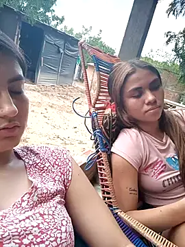 Snapshot of 2Hot_Queens chatting on 10/19/25, 10:10 2Hot Queens online show from 10/19/25, 10:10