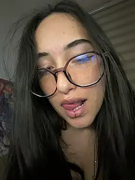 Snapshot of Kiss_Sophi chatting on 07/20/26, 11:40 Kiss Sophi online show from 07/20/26, 11:40