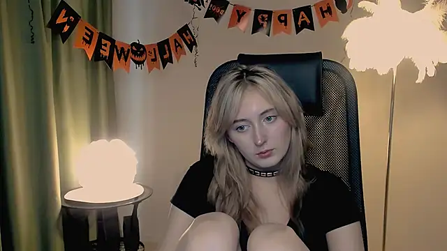 ScarlettScril online show from 11/02/25, 07:00