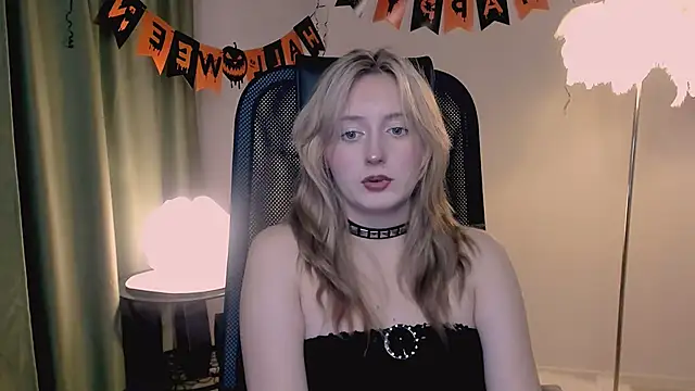 ScarlettScril online show from 11/04/25, 01:21