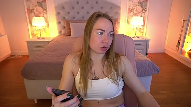 VixenMuse online show from 04/20/26, 08:21