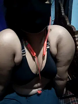 Priyanka-Khan online show from 04/19/26, 06:32