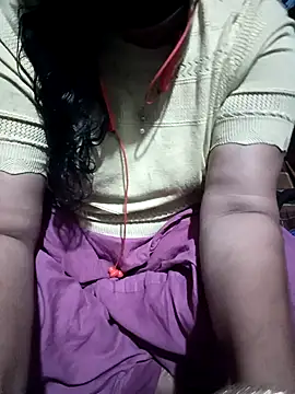 Snapshot of Priyanka-Khan chatting on 05/10/26, 05:07 Priyanka-Khan online show from 05/10/26, 05:07