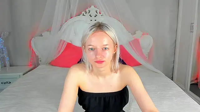 Snapshot of AlessaKiss chatting on 06/27/26, 01:32 AlessaKiss online show from 06/27/26, 01:32