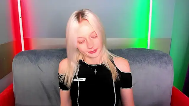 Snapshot of AlessaKiss chatting on 07/03/26, 01:45 AlessaKiss online show from 07/03/26, 01:45