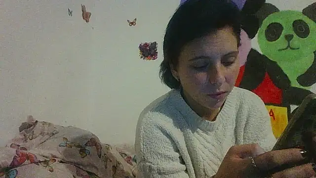 Marynelaelena online show from 11/11/25, 08:47