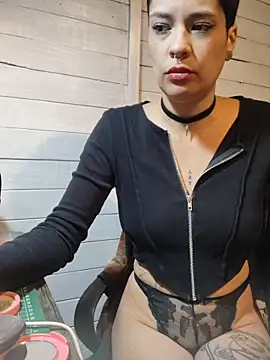 Snapshot of Natimiau chatting on 10/23/25, 04:17 Natimiau online show from 10/23/25, 04:17