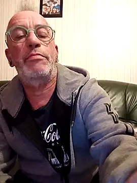 Ptitcouic online show from 10/24/25, 07:21