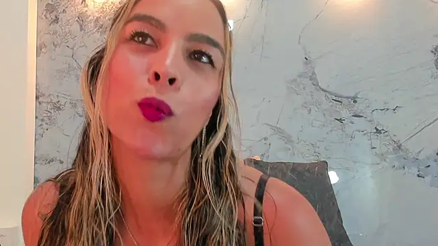 Snapshot of Karina_chastillo chatting on 04/22/26, 11:34 Karina chastillo online show from 04/22/26, 11:34