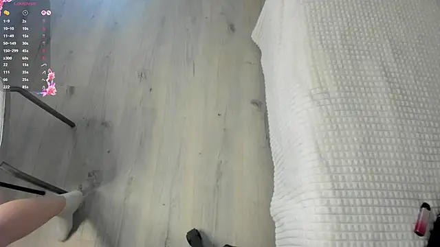 NayaValen online show from 04/08/26, 05:07