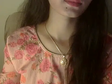 Snapshot of Shezi_N chatting on 05/24/26, 01:05 Shezi N online show from 05/24/26, 01:05