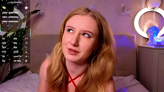 Snapshot of PriscillaPowell chatting on 11/06/25, 07:53 PriscillaPowell online show from 11/06/25, 07:53