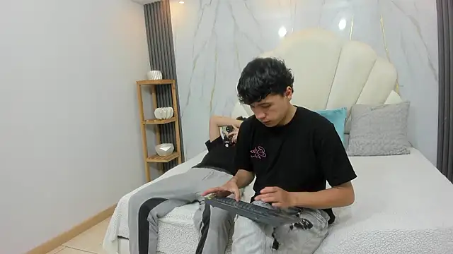 hoot booys  online show from 01/31/26, 07:56