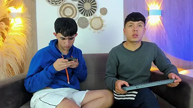 hoot booys  online show from 02/22/26, 03:51