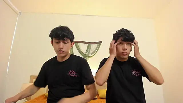 hoot booys  online show from 04/10/26, 09:52