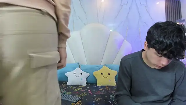 hoot booys  online show from 04/21/26, 08:55