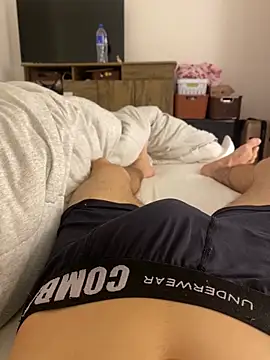 leozin01 online show from 11/07/25, 05:13