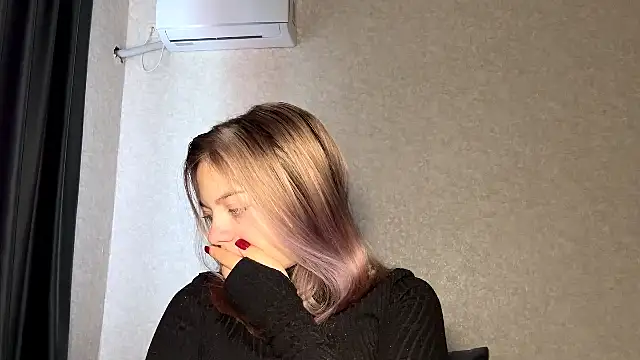 Snapshot of WrithenStub chatting on 10/29/25, 07:10 WrithenStub online show from 10/29/25, 07:10