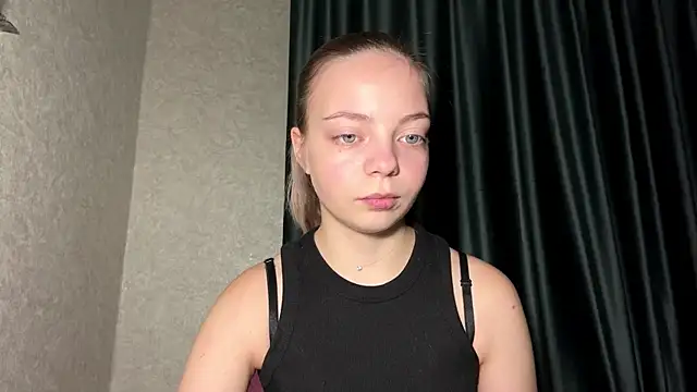 Snapshot of WrithenStub chatting on 11/21/25, 05:22 WrithenStub online show from 11/21/25, 05:22