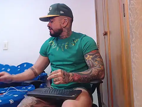 Snapshot of stefanodangelo chatting on 10/22/25, 11:37 stefanodangelo online show from 10/22/25, 11:37