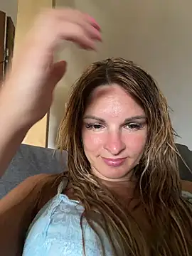 Snapshot of kinkysarahx chatting on 07/23/26, 11:08 kinkysarahx online show from 07/23/26, 11:08