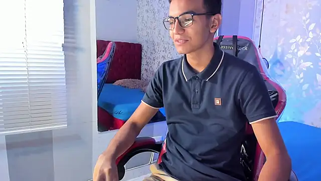 Snapshot of velkanX chatting on 10/29/25, 09:49 velkanX online show from 10/29/25, 09:49