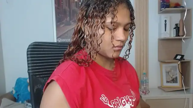 Snapshot of miel_alisha chatting on 06/07/26, 12:53 miel alisha online show from 06/07/26, 12:53