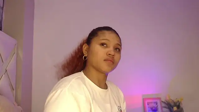 Snapshot of miel_alisha chatting on 07/07/26, 12:53 miel alisha online show from 07/07/26, 12:53