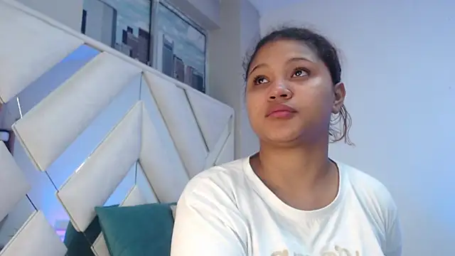 Snapshot of miel_alisha chatting on 07/21/26, 12:07 miel alisha online show from 07/21/26, 12:07