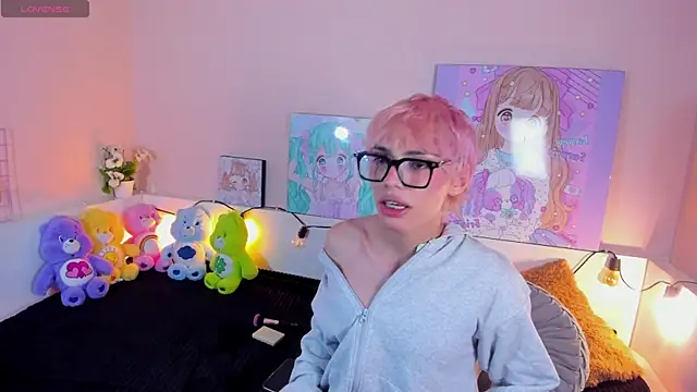 Strawberry Kitty  online show from 10/21/25, 09:37