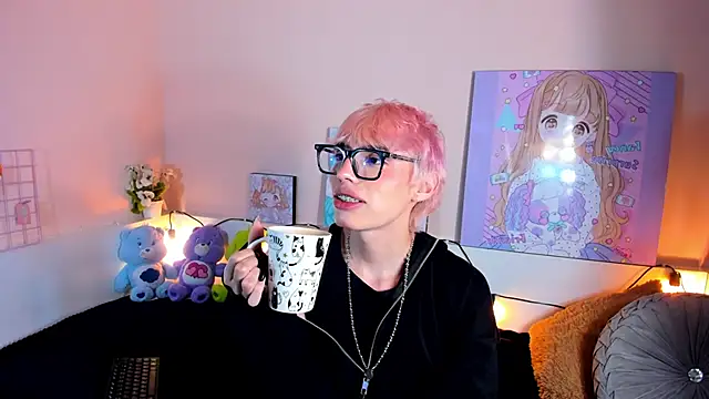 Strawberry Kitty  online show from 10/24/25, 03:25