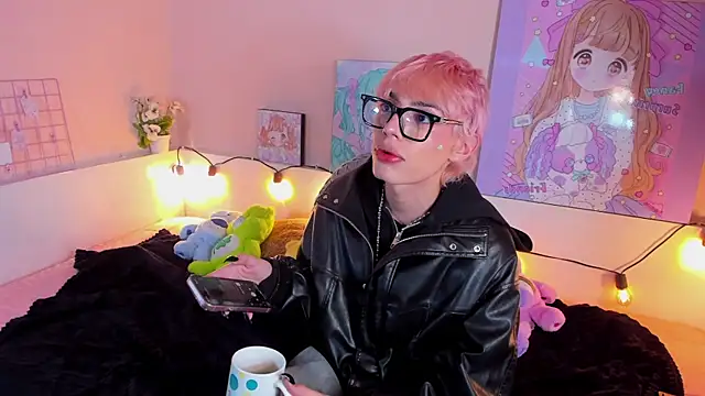 Strawberry Kitty  online show from 10/25/25, 03:58