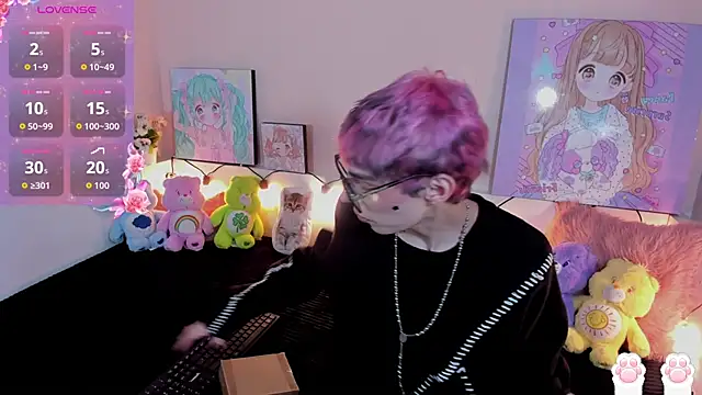 Strawberry Kitty  online show from 11/24/25, 03:50