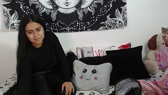 emily n abby online show from 10/27/25, 12:20