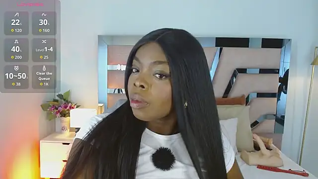 Maiacharris  online show from 12/16/25, 07:30