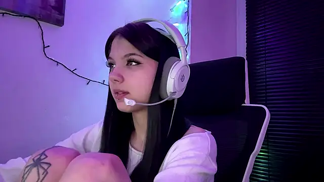 Snapshot of HanaMantanaDell chatting on 02/07/26, 02:32 HanaMantanaDell online show from 02/07/26, 02:32