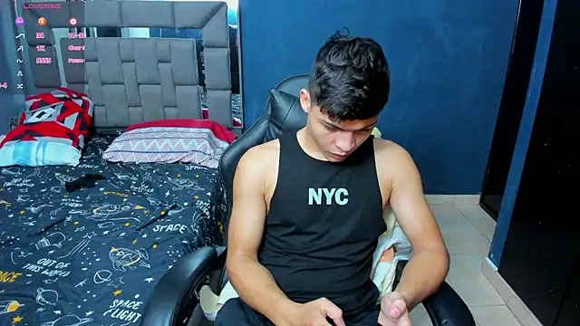 Snapshot of baby_david_03 chatting on 02/18/26, 04:52 baby david 03 online show from 02/18/26, 04:52