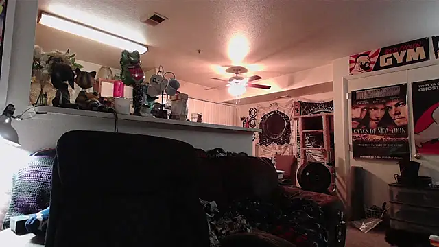 biggerisbetter12 online show from 03/02/26, 07:37