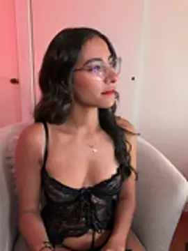 Snapshot of elegant__rouse chatting on 06/15/26, 12:46 elegant rouse online show from 06/15/26, 12:46