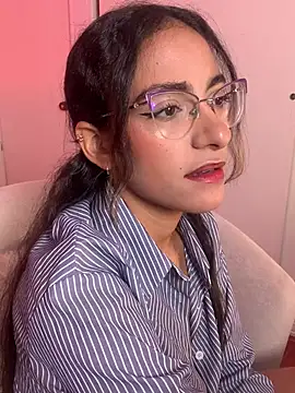 Snapshot of elegant__rouse chatting on 06/18/26, 08:35 elegant rouse online show from 06/18/26, 08:35