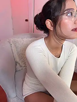 Snapshot of elegant__rouse chatting on 07/12/26, 10:01 elegant rouse online show from 07/12/26, 10:01