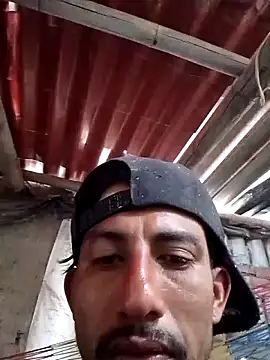 Snapshot of Orlao25cm chatting on 10/17/25, 03:47 Orlao25cm online show from 10/17/25, 03:47