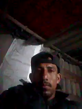 Snapshot of Orlao25cm chatting on 10/18/25, 08:04 Orlao25cm online show from 10/18/25, 08:04